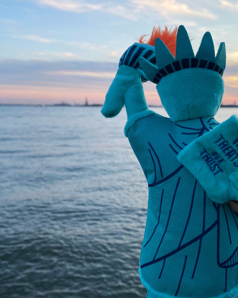 Statue of Liberty Squeaky Plush Dog Toy