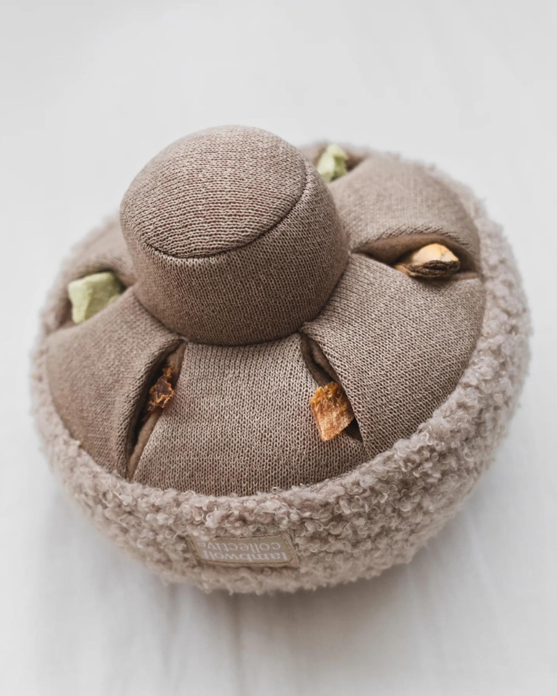 GUU Mushroom Nosework Interactive Toy for Dogs & Cats