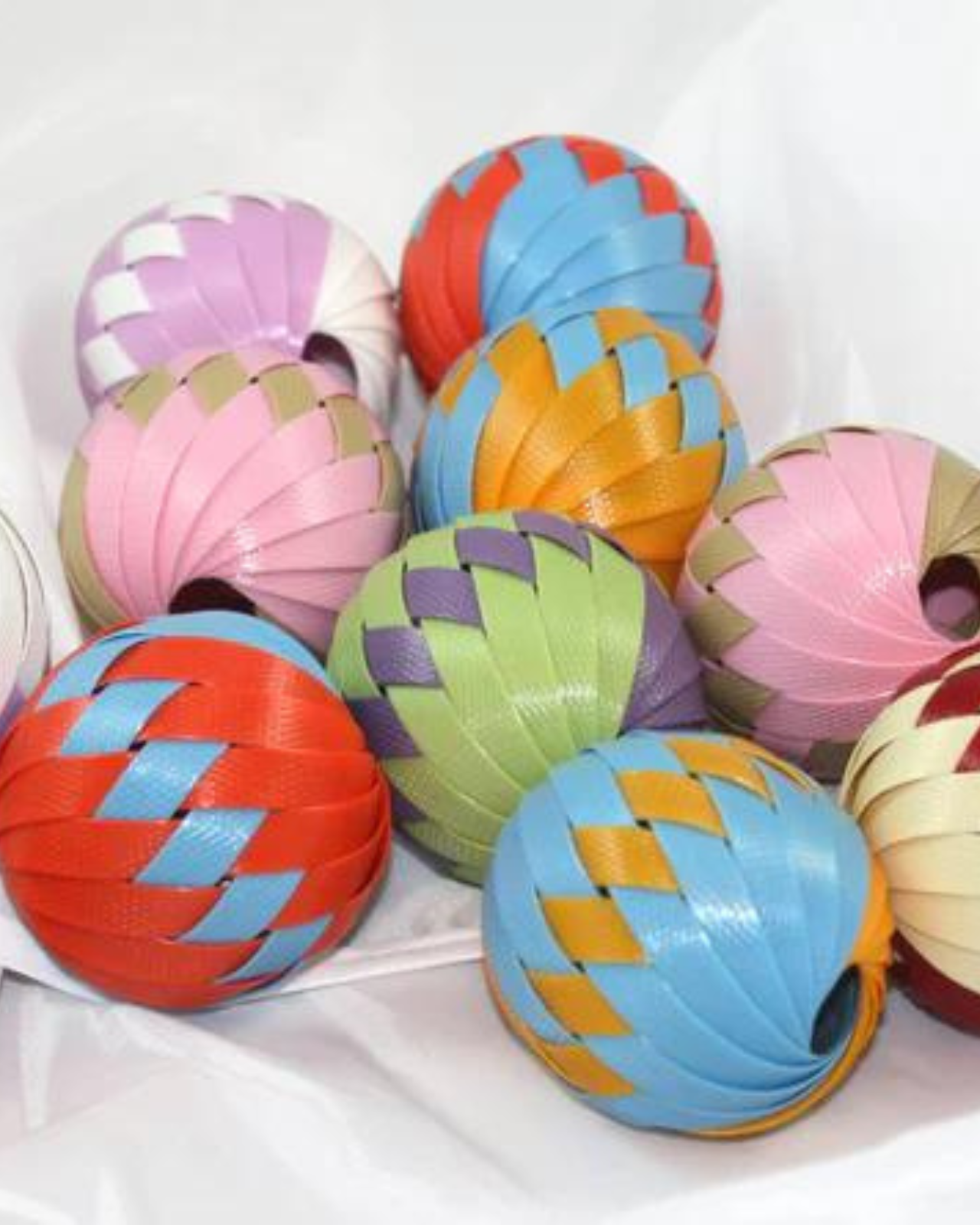 Roli Cat Treat Ball Toy