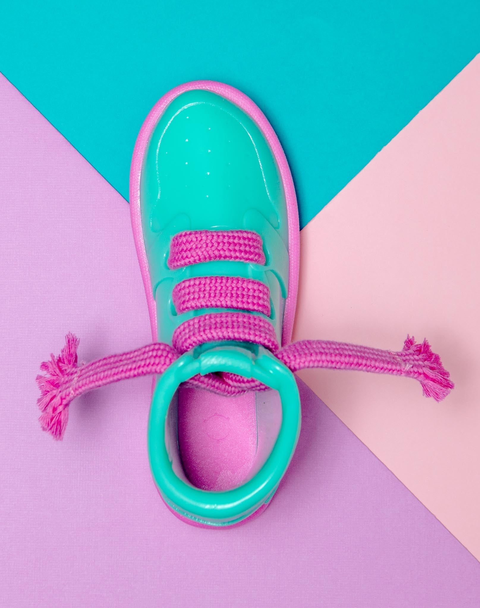 Fresh Kicks 'N' Licks Interactive Chew Toy